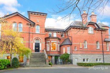 Apartment 12, Raglan Court, Raglan Road, Ballsbridge, Dublin 4, D04XW25