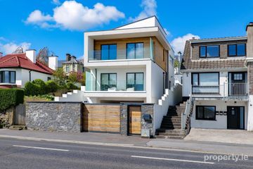 LA 18, 18 Lough Atalia Road, Galway, H91 524H
