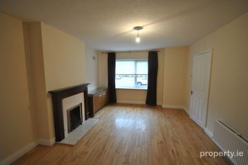 28 Foxborough Downes, Lucan, Co. Dublin — photo 2