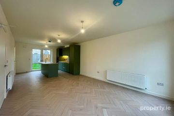 Redford Grove, Adamstown, Lucan, Co. Dublin — photo 2