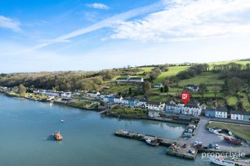 5 Pier View Apartments, Courtmacsherry, Courtmacsherry, Co. Cork, P72VH58