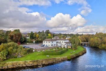Ouvane Falls Inn, Ballylickey, Co. Cork, P75V624