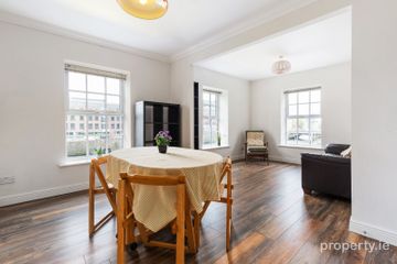 28 Ha'Penny Bridge House, Ormond Quay Lower, Dublin 1, D01 WF24 — photo 2