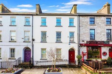24 Eyre Square, Galway City Centre