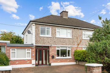  15 Woodley Park, Kilmacud, Dublin 14, D14NW90