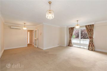 15 Merrion Court, Ailesbury Road, Ballsbridge, Dublin 4, D04P9W8 — photo 3