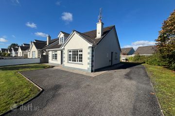 143 Knockaphunta Park, Castlebar, Co. Mayo, F23NY04 — photo 2