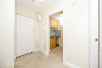 Apartment 37, Beaumont Hall, Beaumont, Dublin 9, D09XT50 — photo 2