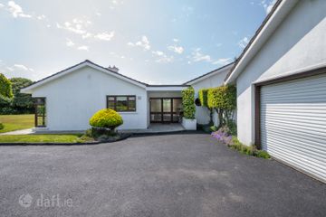 Meadowlands, Briar Hill, Near Cork, Waterfall, Co. Cork, T12X2CA — photo 2