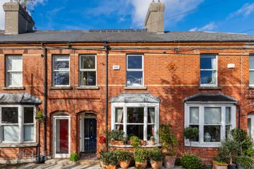 2 Botanic Villas, Glasnevin, Dublin 9, D09 P2F5