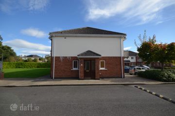 37 Rochford Park, Kill, Kill, Co. Kildare, W91C2F1 — photo 2