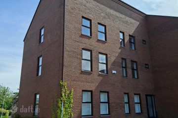 10 Leopardstown Office Park, Sandyford, Dublin 18, D18FK72 — photo 3