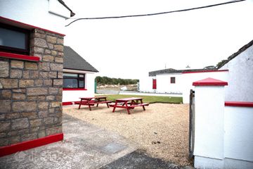 Una's Bar And Apartment, Fallmore, Blacksod, Belmullet, Co Mayo, F26HD34 — photo 2