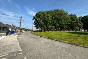 50 Woodland Drive, Árd Easmuinn, Dundalk, Co. Louth, A91R9C8 — photo 2