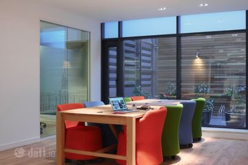Serviced office to let Dublin 2 