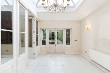 The Lansdowne Collection, Ballsbridge, Dublin 4, D04HC65 — photo 3