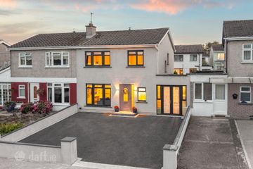 104 Moorefield Park, Newbridge, Co. Kildare, W12PF79 — photo 2
