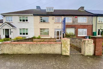 28 Somerville Avenue, Dublin 12, Walkinstown, Dublin 12, D12X3VH — photo 2