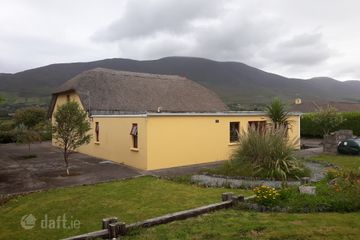 The Thatch Cottage, Strandsend, Cahersiveen, Co. Kerry, V23K799 — photo 3