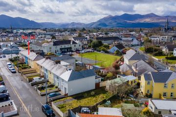 10 O'Sullivan's Place, Killarney, Co. Kerry, V93X05K — photo 2