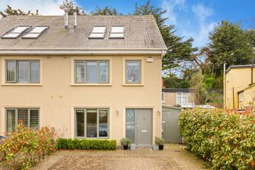 1 Shanganagh Drive, Dublin 18, Shankill, Dublin 18, D18TW40 — photo 2