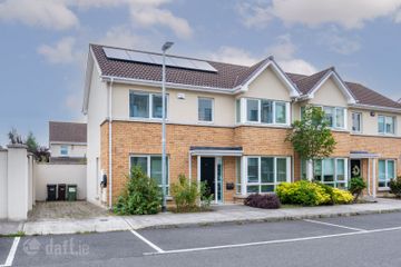1 Diswellstown Place, Hamilton Park, Dublin 15, D15P7VT — photo 2