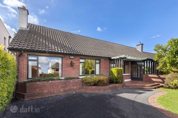 39 Hainault Road, Foxrock, Dublin 18, D18 F9W7