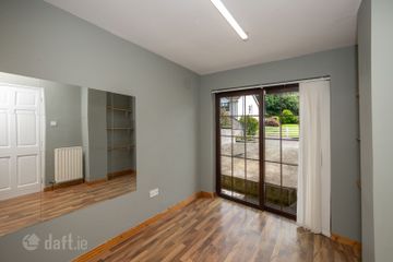 11 Glasslynn, Parnell Street, Bandon, Co. Cork, P72X068 — photo 3