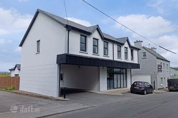 Ballyduff Crescent, Main Street, Lifford, Co. Donegal, F93FHP1 — photo 2