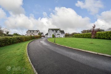 LANEWAY APPROACHING TO HOUSE 