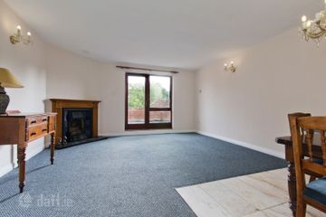 4 White Oaks, Roebuck Road, Goatstown, Dublin 14, D14DT22 — photo 3