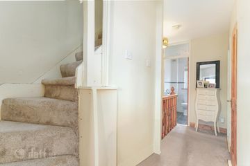 37 Oak Downs, WITH ATTIC CONVERSION, Clondalkin, Dublin 22 — photo 2