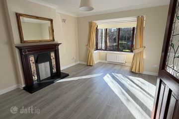 UNFURNISHED - Stillorgan Heath, Stillorgan, Co. Dublin, Stillorgan, Co. Dublin — photo 3