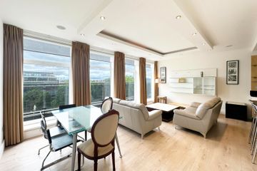 Apartment 163, Adelaide Square, Whitefriar Street, Dublin 8 — photo 3