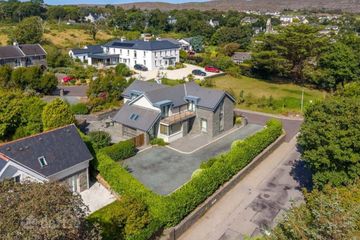 Chestnut Grove, Colla Road, Schull, Co. Cork, P81XF99 — photo 2