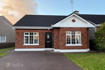 8 Oakmount, Tower, Model Village, Co. Cork