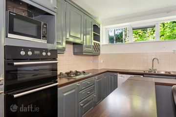 4 Marlfield House, St Gabriels, Cabinteely, Dublin 18, D18 RD42 — photo 3