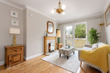 Apartment 11, Monkstown Square, Monkstown Avenue, Monkstown, Co. Dublin, A94NY79 — photo 2