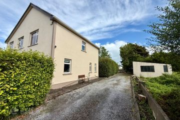 9b Knockroe, Castlerea, Castlerea, Co. Roscommon, F45C934 — photo 3
