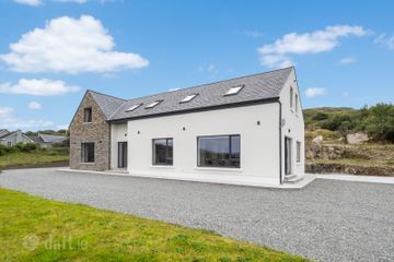 Ardbear, Clifden, Roundstone, Co. Galway, H71AC97 — photo 2