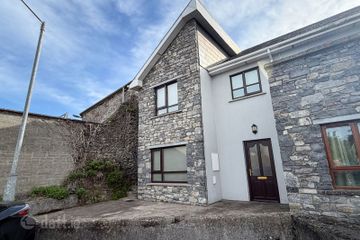 5 Maryville, Bank Place, Cashel, Co. Tipperary, E25DP66