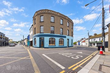 Roundtower House, Castle Street, Lanesborough Street, Roscommon Town, Co. Roscommon, F42EV82