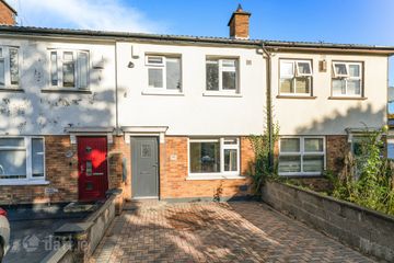 145 St Johns Crescent, Clondalkin, Dublin 22 — photo 2