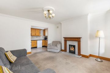 Apartment 2, Oaklands Court, Sandymount, Dublin 4, D04V8K0 — photo 3