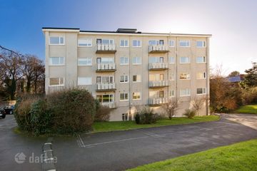 10 Hibernia, De Vesci Court, Monkstown, Co Dublin, A96 F292
