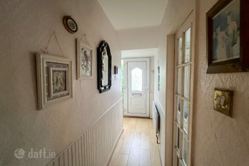 24 Saint James Crescent, Mervue, Galway City, H91THT4 — photo 2