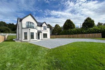 14 Lakeview Heights, Ballina, Co. Tipperary