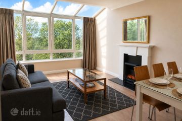 6th Floor with park views, The Pines, Herbert Park Lane, Dublin 4 — photo 2