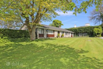 Treetops, Shannon Lawn, North Circular Road, Co. Limerick, V94TCC4 — photo 3