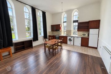 5 College House, The Pines, Ballinasloe, Co. Galway, H53RN01 — photo 2